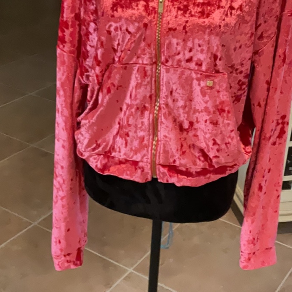 FABLETICS crushed velvet zip front hoodie, red, size XL - Picture 3 of 6